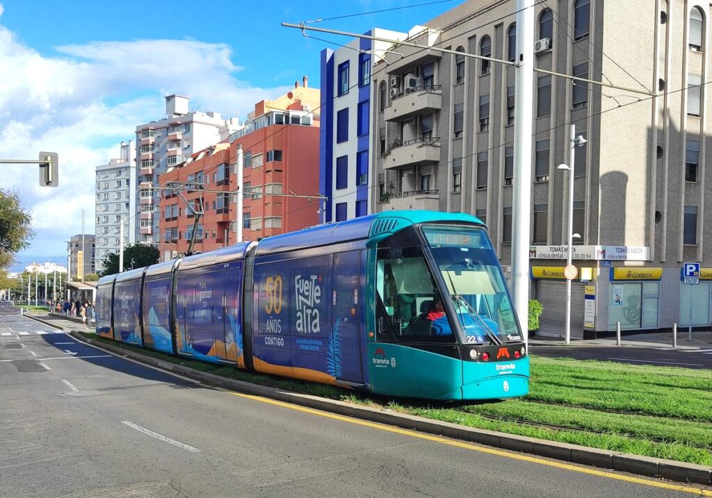 Tragedia en Tenerife: Una joven de 20 años muere atropellada por el tranvía