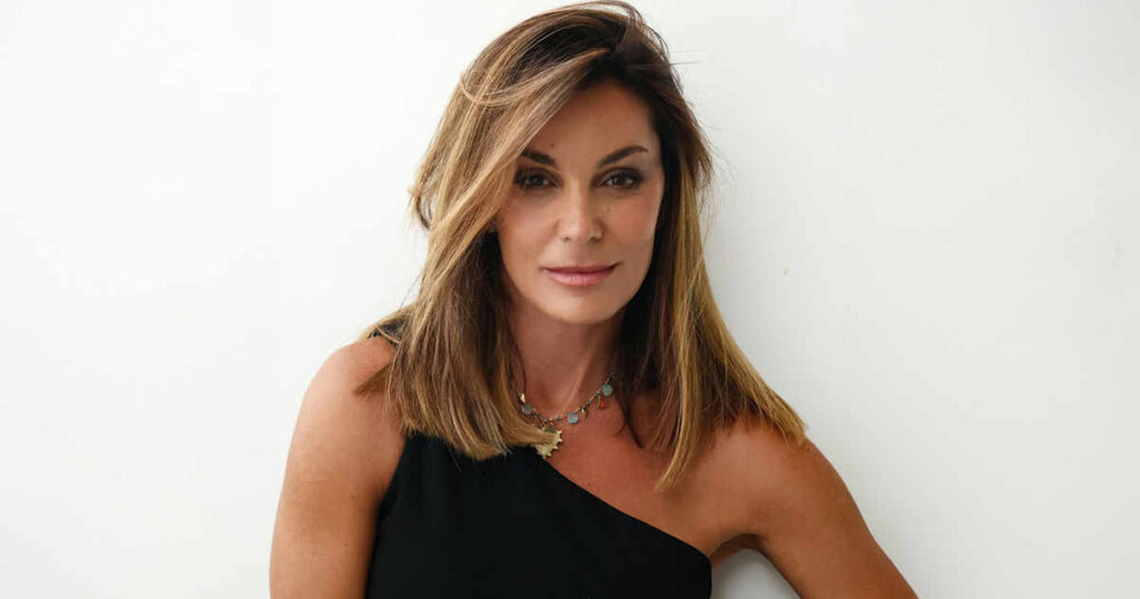 ¡Transforma tu figura! El sencillo ejercicio con el que combate las ‘alas de murciélago’ y que puedes hacer en casa.