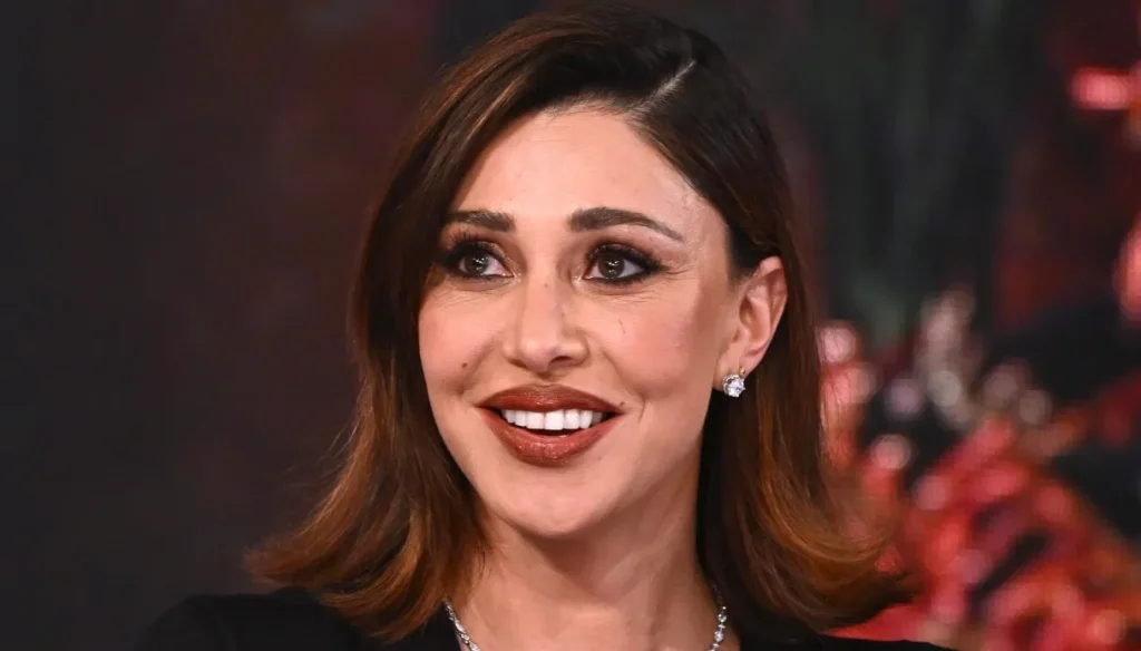 Belen Rodriguez: El minidress rojo fuego que deja sin aliento