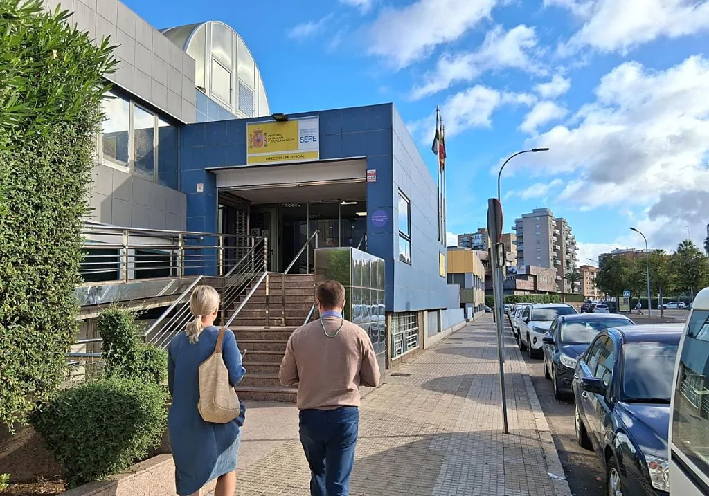 ¡El SEPE lo confirma! Cambios en el subsidio a mayores de 52 años tras la subida del SMI